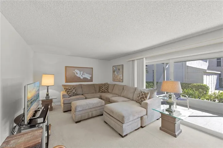 219  Palm  DR, Naples, FL 34112