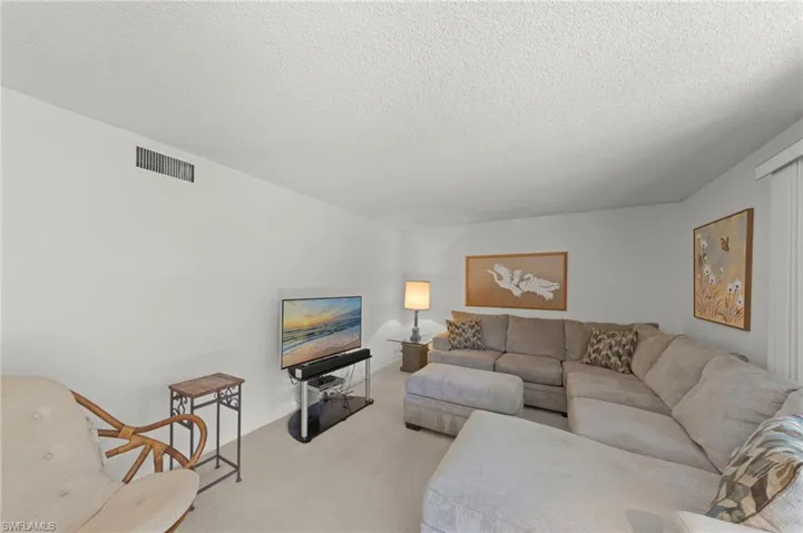 219  Palm  DR, Naples, FL 34112