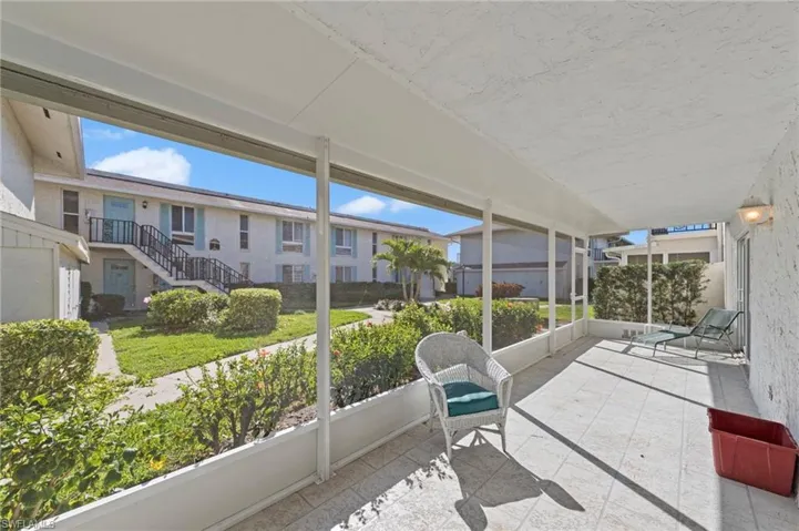 219  Palm  DR, Naples, FL 34112