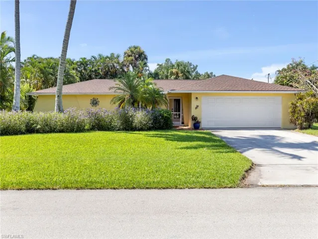 Welcome to 376 Prather Dr in McGregor Isles