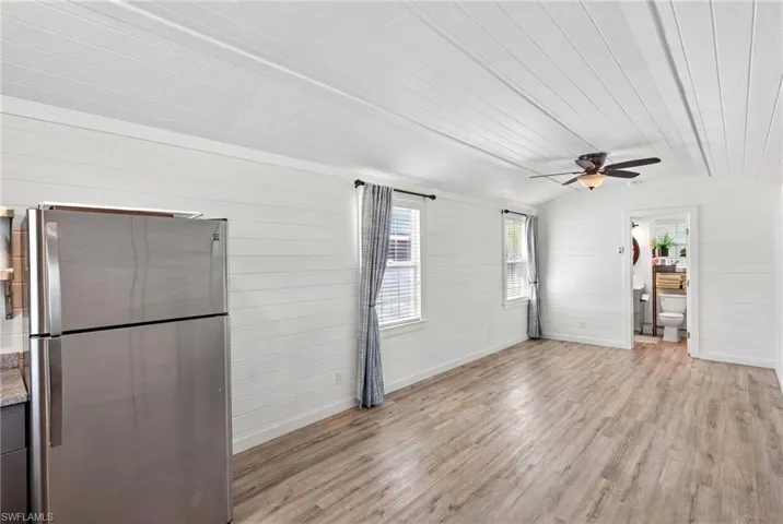Cottage with furniture removed, could also be used as a hobby room or air conditioned workshop.