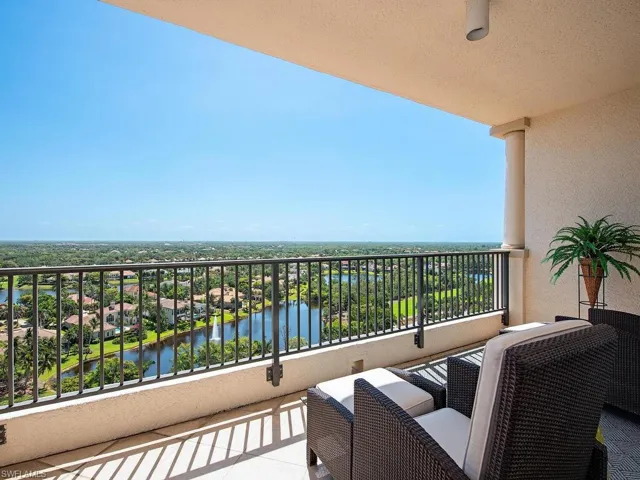 East Balcony great for sunrise, connects two guest rooms