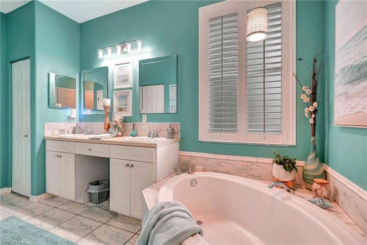 2003 SW 17th PL, CAPE CORAL FL 33991
