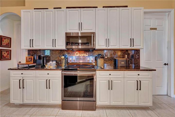 2003 SW 17th PL, CAPE CORAL FL 33991
