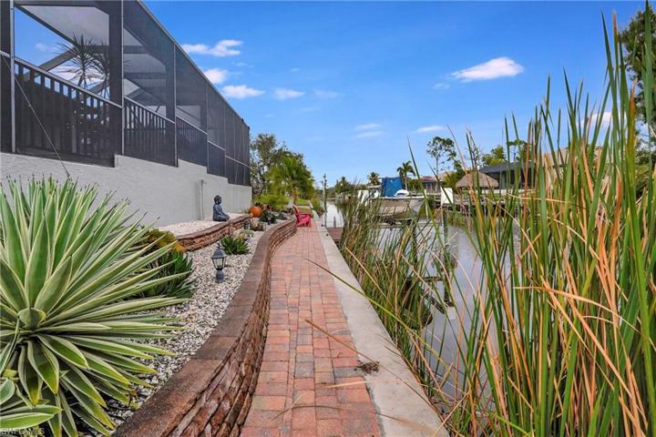 2003 SW 17th PL, CAPE CORAL FL 33991