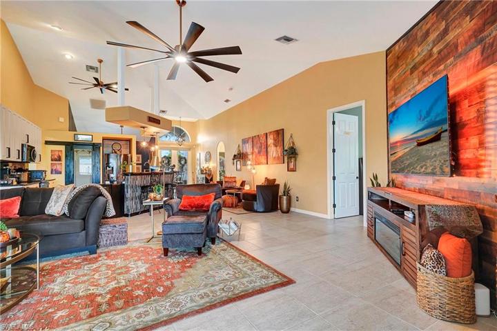 2003 SW 17th PL, CAPE CORAL FL 33991