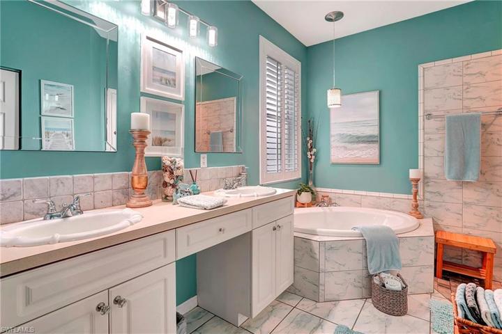 2003 SW 17th PL, CAPE CORAL FL 33991