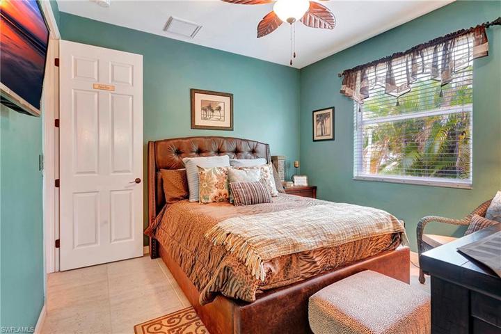 2003 SW 17th PL, CAPE CORAL FL 33991
