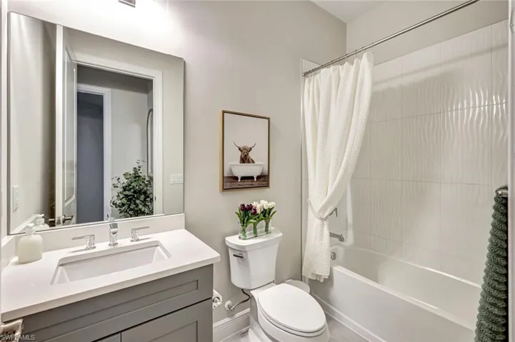 9209  Cayman N DR, Naples, FL 34114