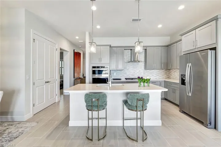 9209  Cayman N DR, Naples, FL 34114