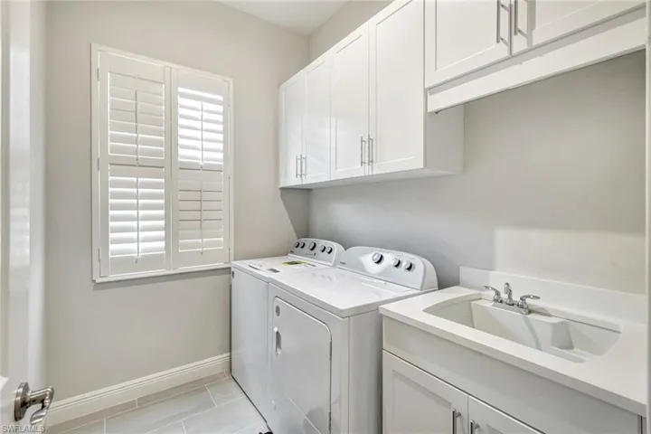 9209  Cayman N DR, Naples, FL 34114