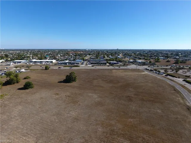 917 Ne Pine Island Rd, Cape Coral, Florida 33909