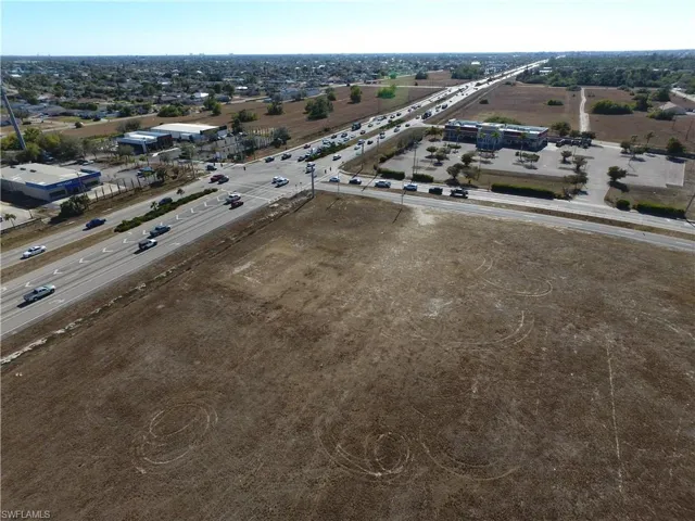 917 Ne Pine Island Rd, Cape Coral, Florida 33909