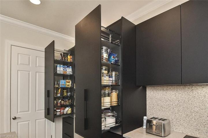 Pull out Pantries with adjustable/expandable shelving