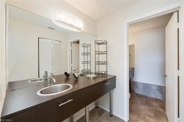 Primary bath