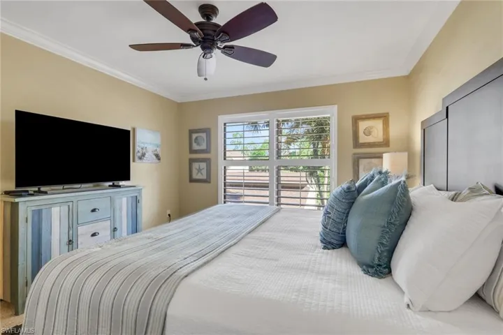 5270 Fox Hollow Dr 607, Naples, Florida 34104