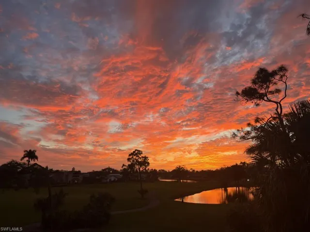 Beautiful Sunsets from the Enclosed Lanai!
