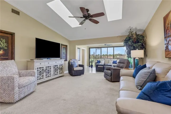 5270 Fox Hollow Dr 607, Naples, Florida 34104