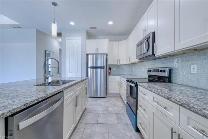 3428 SW 8th PL, CAPE CORAL FL 33914