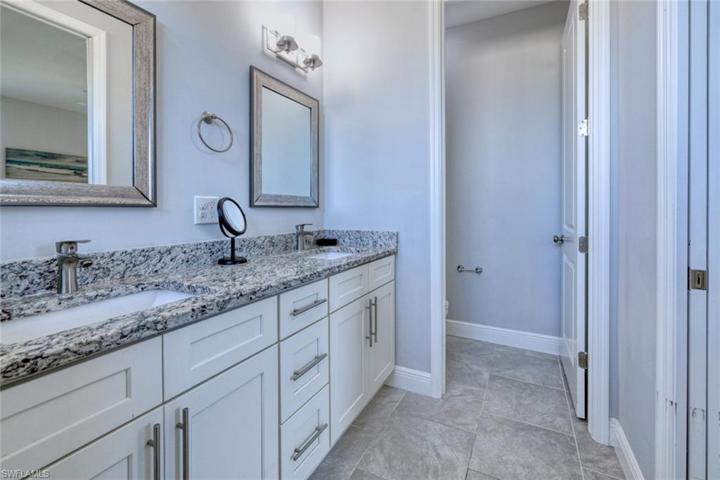 Primary bath dual sinks