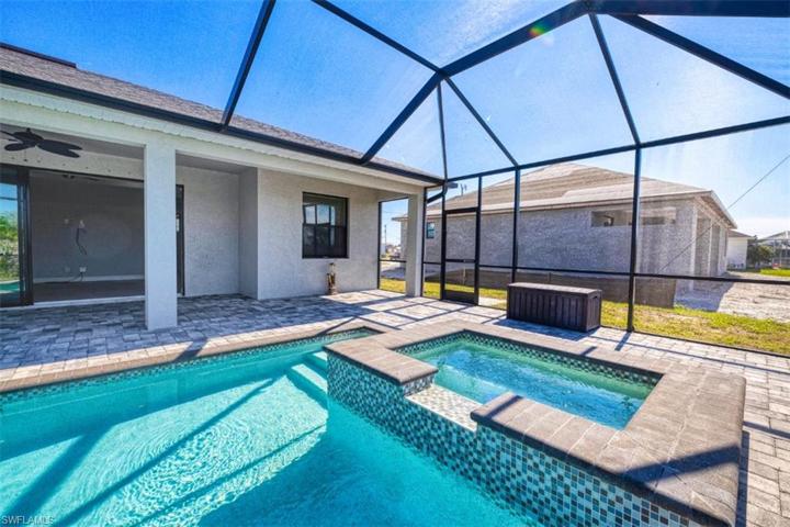 Pool & Spa