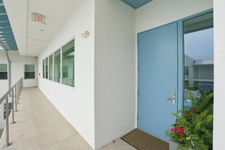 201 8th St S 309, Naples, Florida 34102
