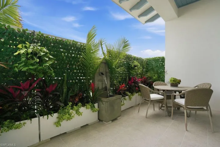 201 8th St S 309, Naples, Florida 34102