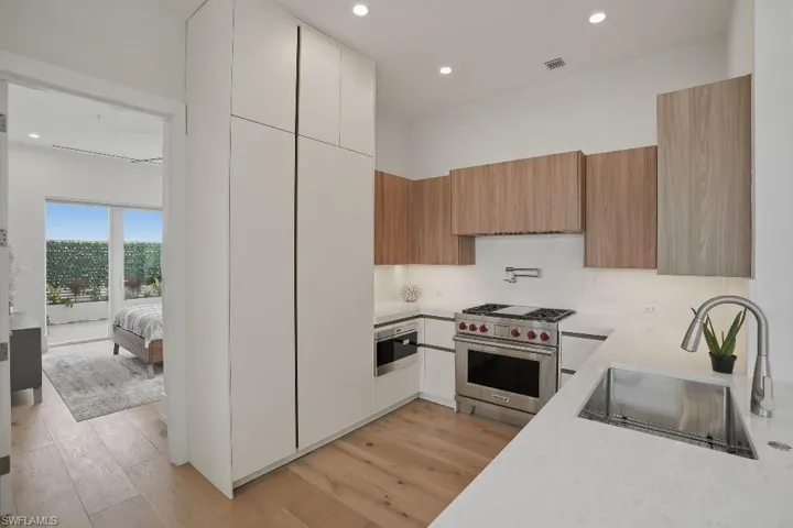 201 8th St S 309, Naples, Florida 34102