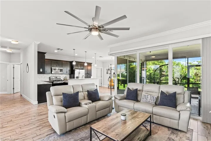 121 SE 45th  ST, Cape Coral, FL 33904