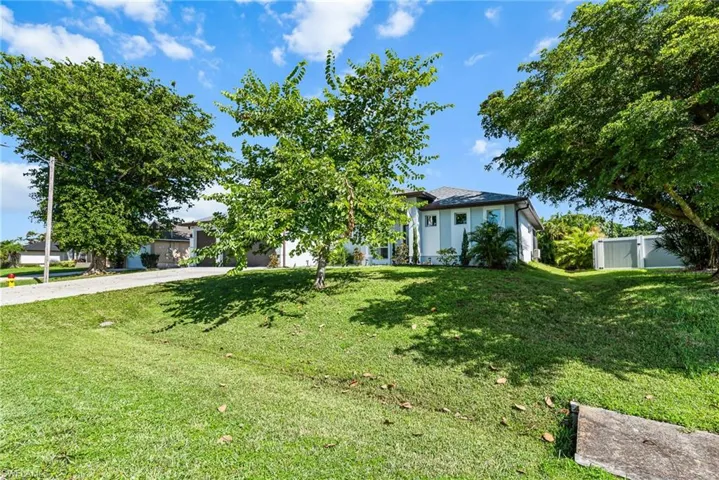 121 SE 45th  ST, Cape Coral, FL 33904