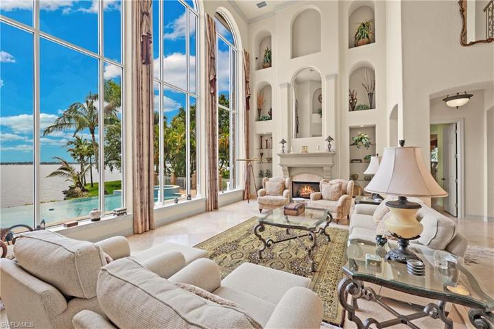 Spacious family room overlooking Caloosahatchee River.