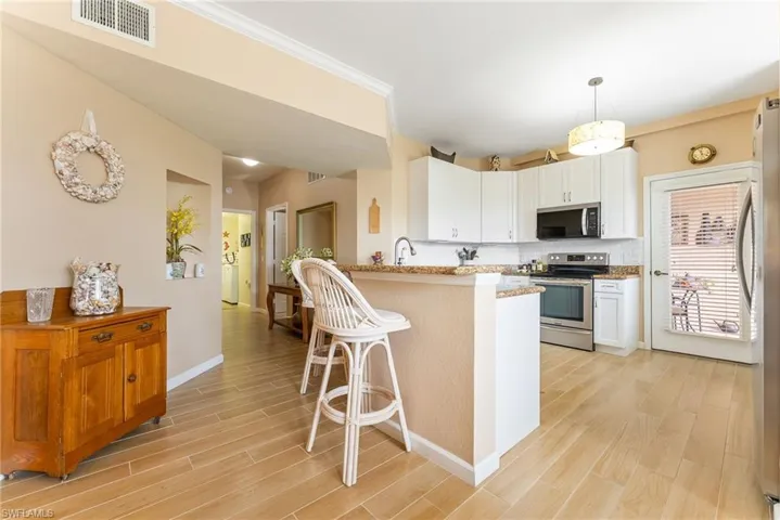 1848 Concordia Lake Cir 901, Cape Coral, Florida 33909