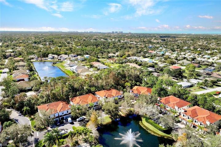 ONLY MINUTES from the beach!