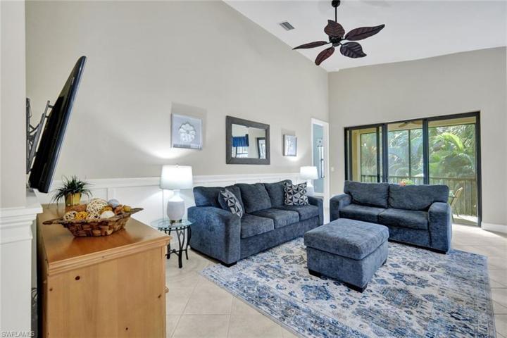 Vaulted ceilings and stunning wainscoting, SO MANY upgrades in this unit!