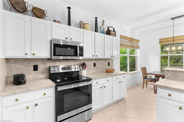 5005 Old Pond Dr, Naples, Florida 34104