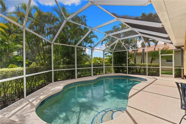 5005 Old Pond Dr, Naples, Florida 34104