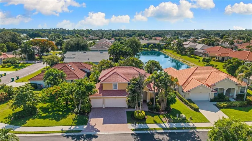 5005 Old Pond Dr, Naples, Florida 34104