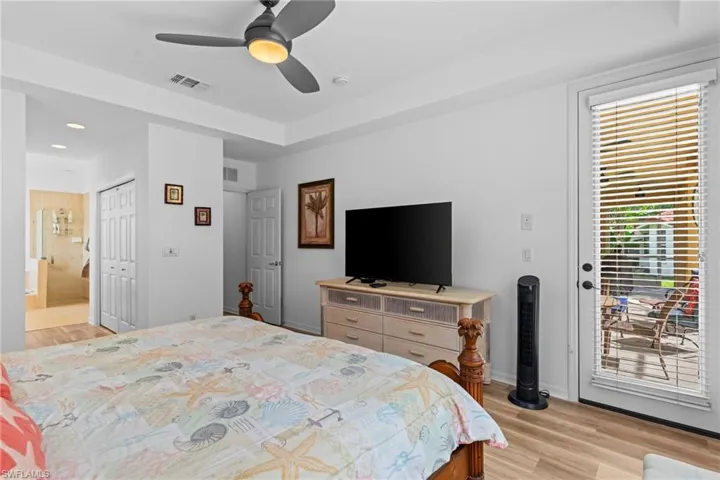5005 Old Pond Dr, Naples, Florida 34104