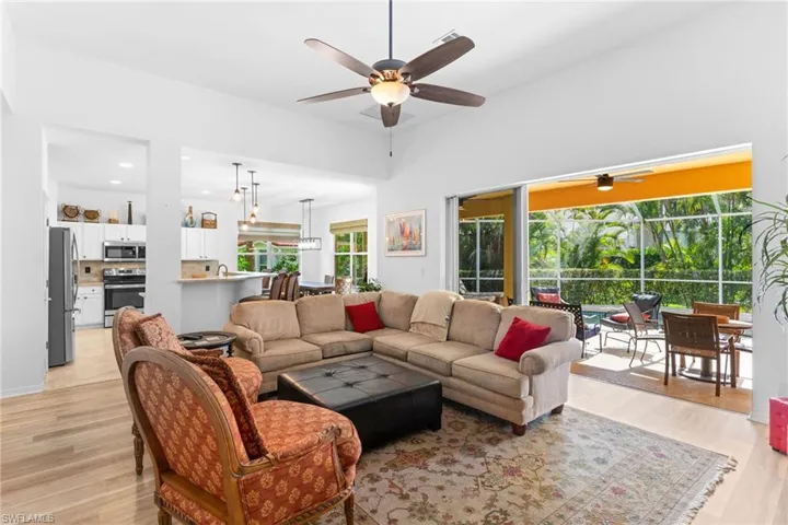 5005 Old Pond Dr, Naples, Florida 34104