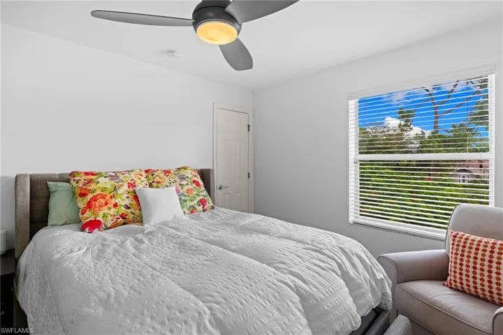 5005 Old Pond Dr, Naples, Florida 34104
