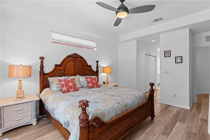 5005 Old Pond Dr, Naples, Florida 34104