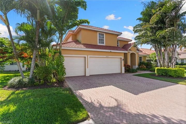 5005 Old Pond Dr, Naples, Florida 34104