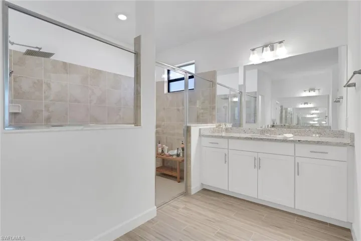 1801 Hagen Ct, Naples, Florida 34120