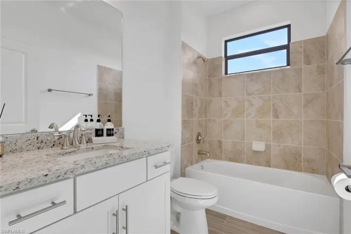 1801 Hagen Ct, Naples, Florida 34120