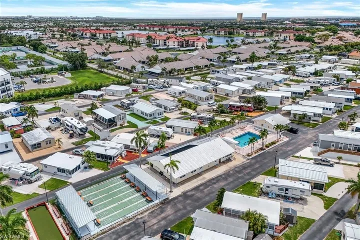 Pool & Community Amenities Bird's eye view
