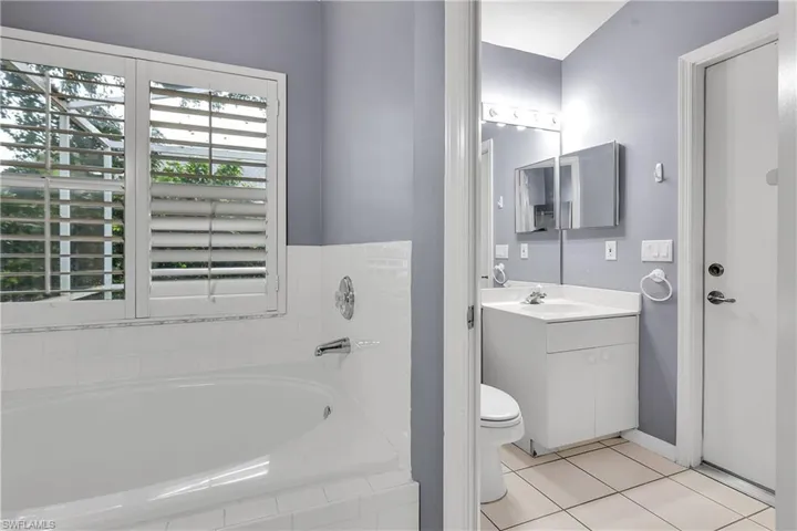 22203 Seashore Cir, Estero, Florida 33928