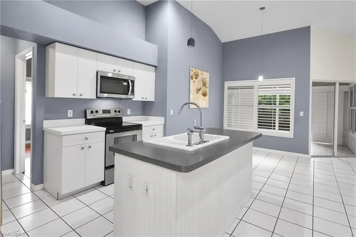 22203 Seashore Cir, Estero, Florida 33928