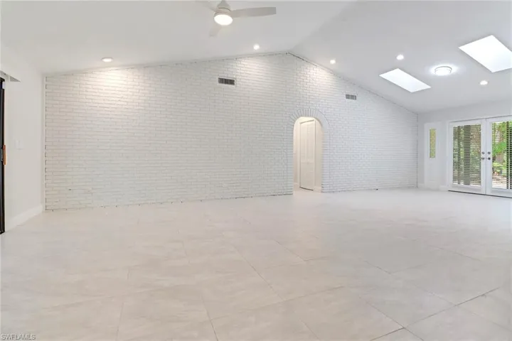 710  25th NW ST, Naples, FL 34120