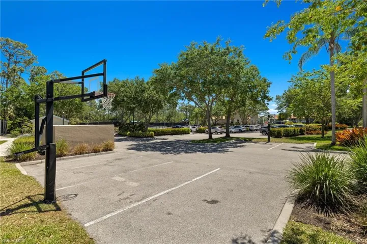 5630  Sherborn  DR, Naples, FL 34110