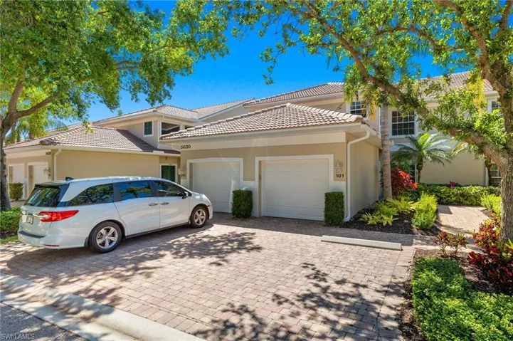 5630  Sherborn  DR, Naples, FL 34110
